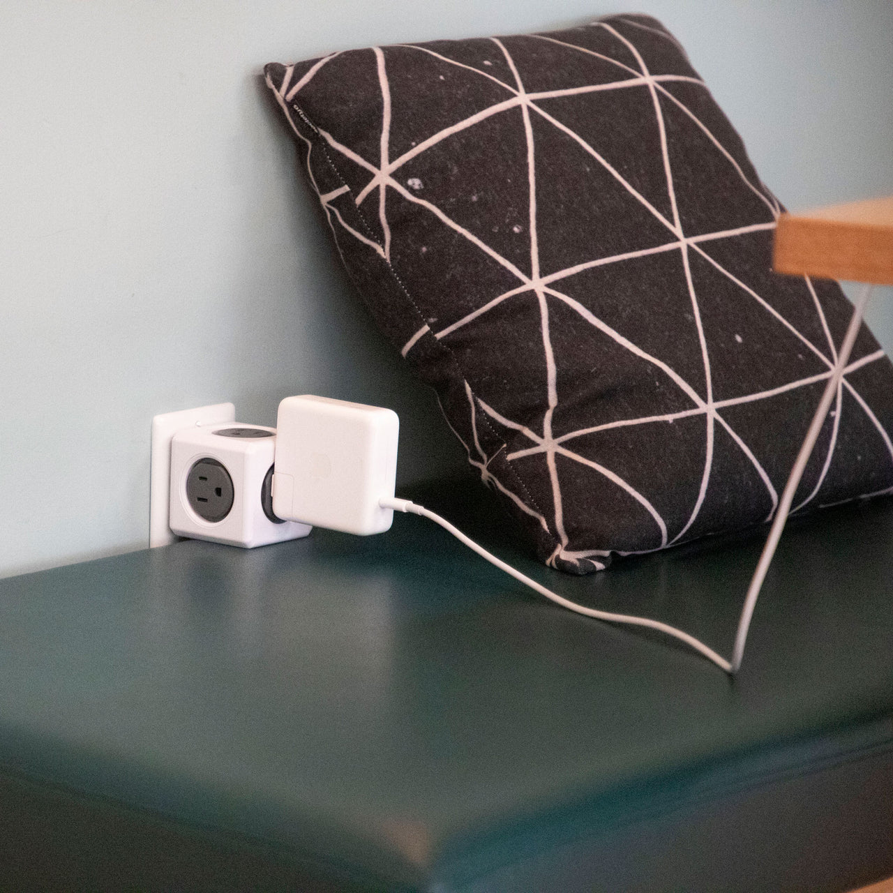 PowerCube-Cubic shaped 5 outlet plug-Original – DesignNest.US